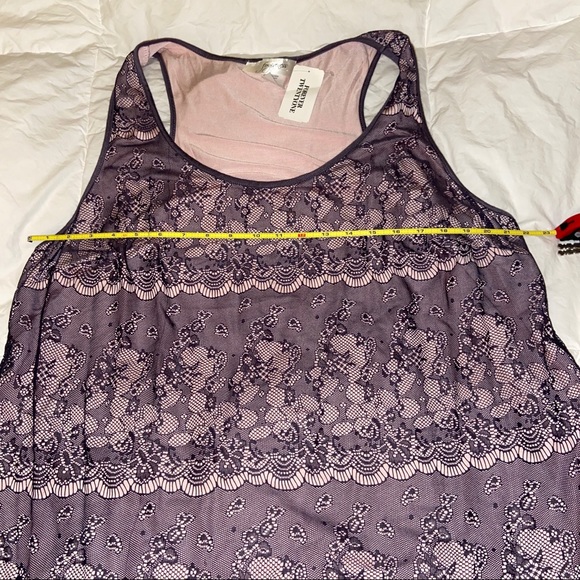 Forever 21 sleeveless blouse. Sleeveless blouse 3X - Picture 3 of 6